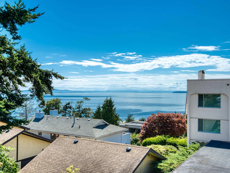 206-15080 Prospect Avenue, Surrey, BC, V4B 2B7