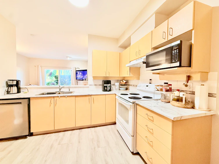 103-15298 20 Avenue, Surrey, BC, V4A 2A3 - 14