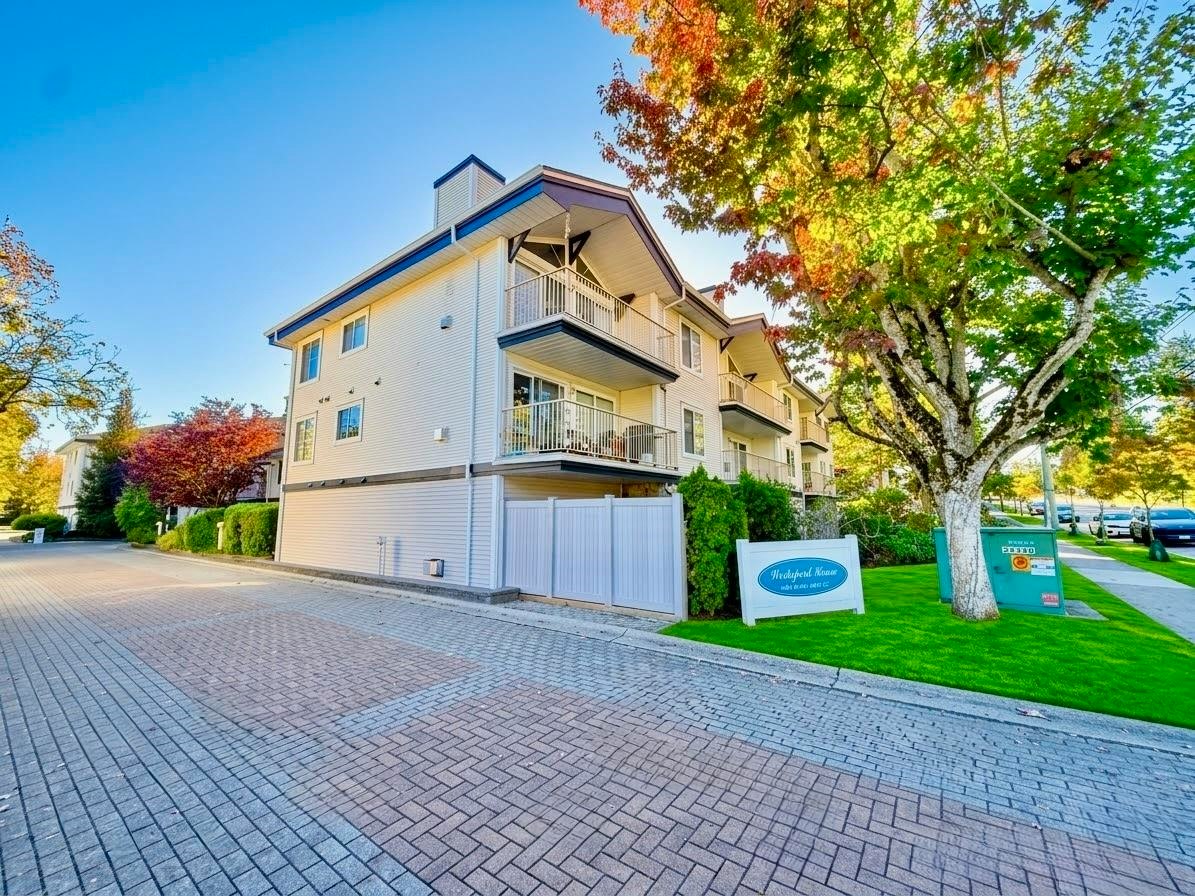 103-15298 20 Avenue - 2