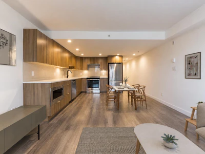403-1365 Pemberton Avenue - 4
