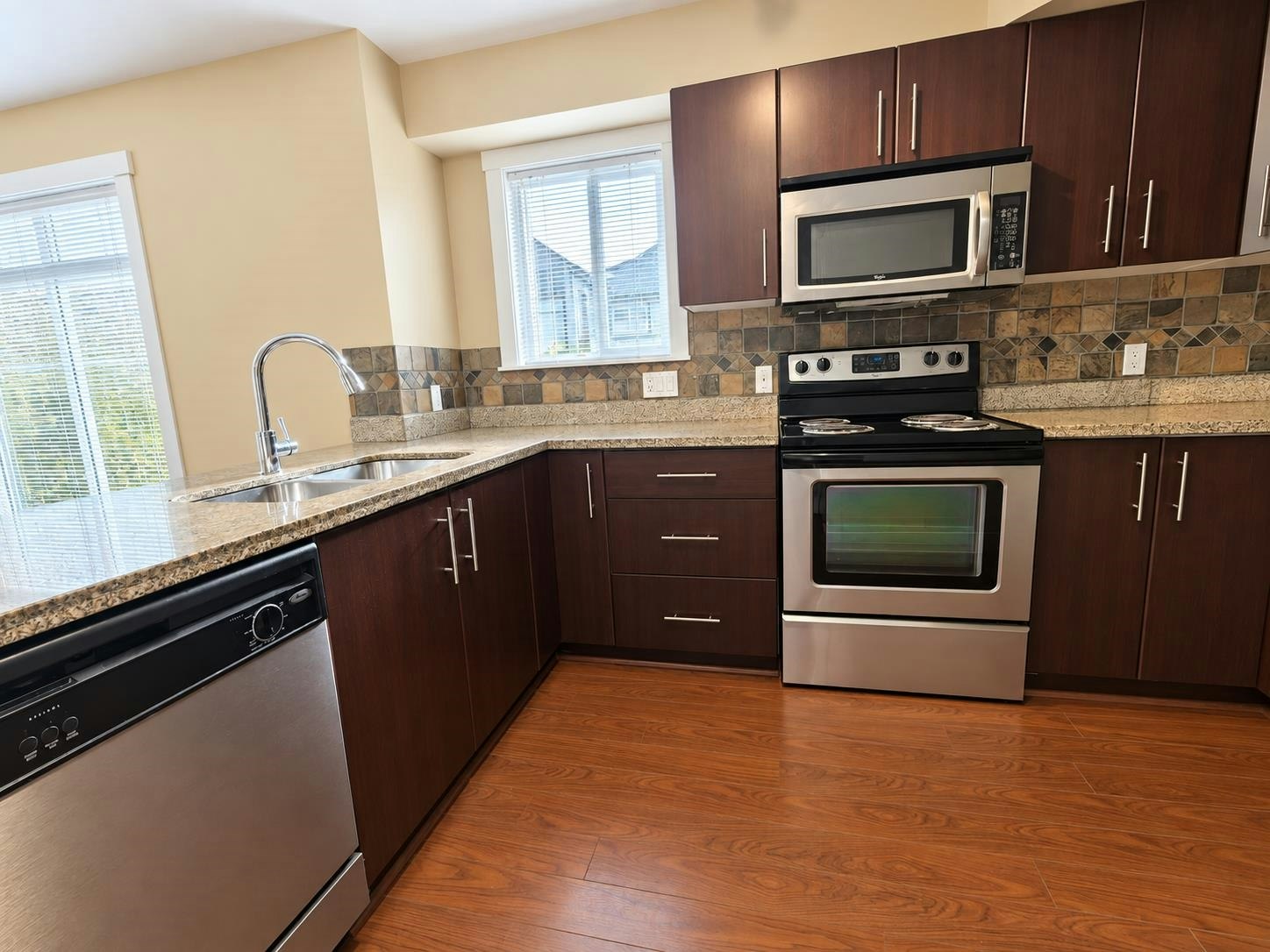 57-7428 14th Avenue, Burnaby, BC, V3N 0C2 - 7