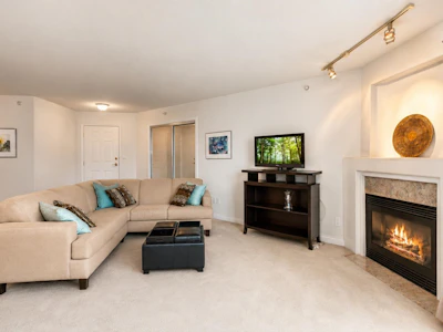 406-33065 Mill Lake Road - 2