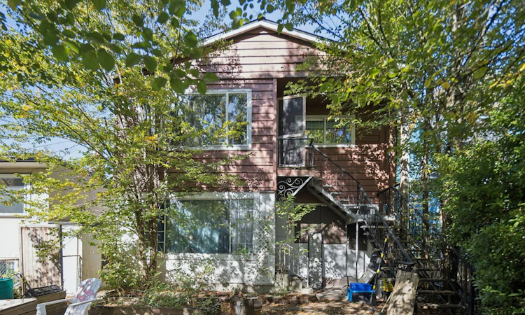 695 E 12th Avenue