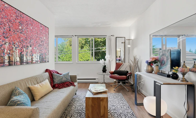 104-3465 Glen Drive