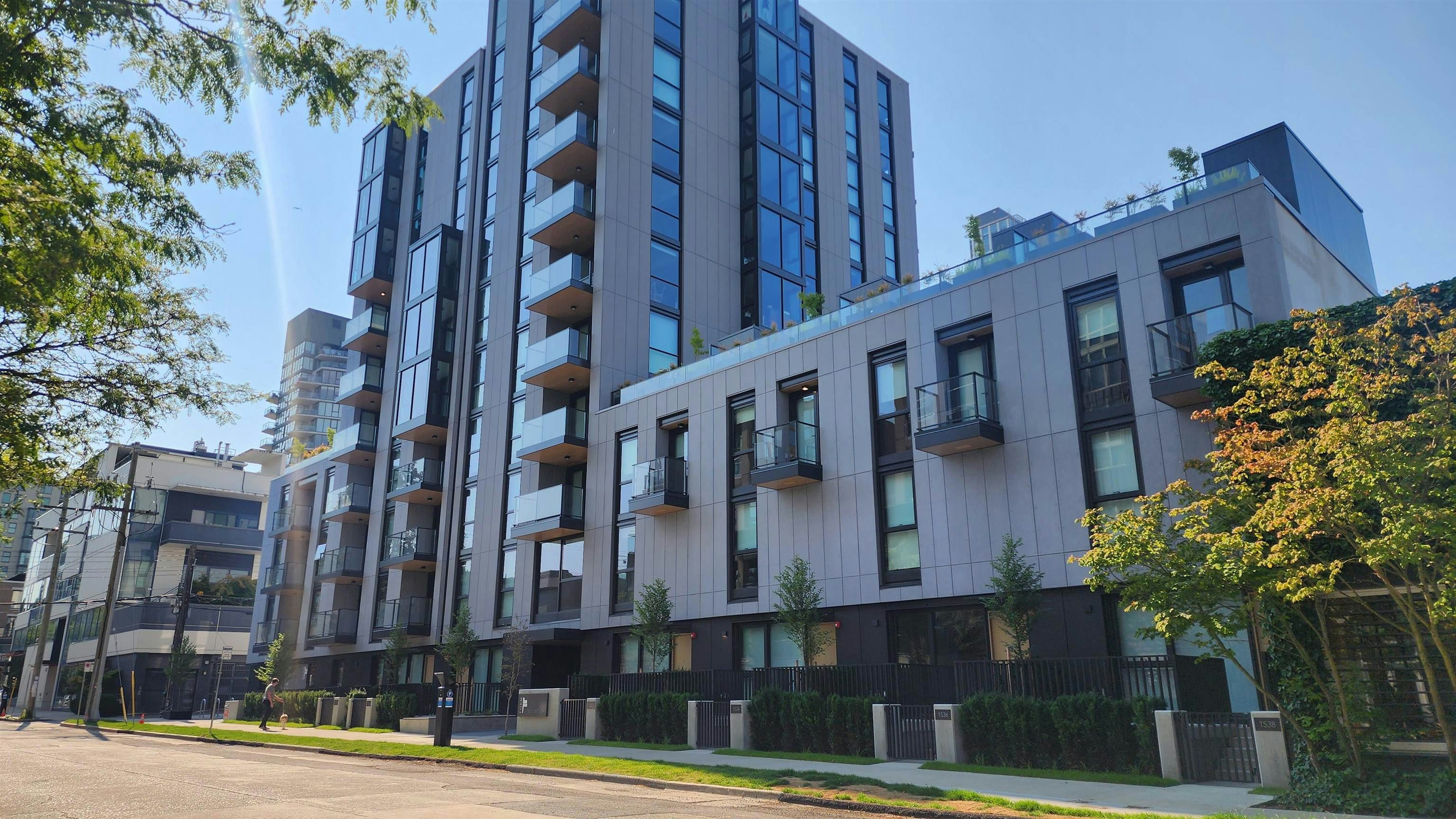 801-1530 W 6th Avenue, Vancouver, BC, V6J 0J9