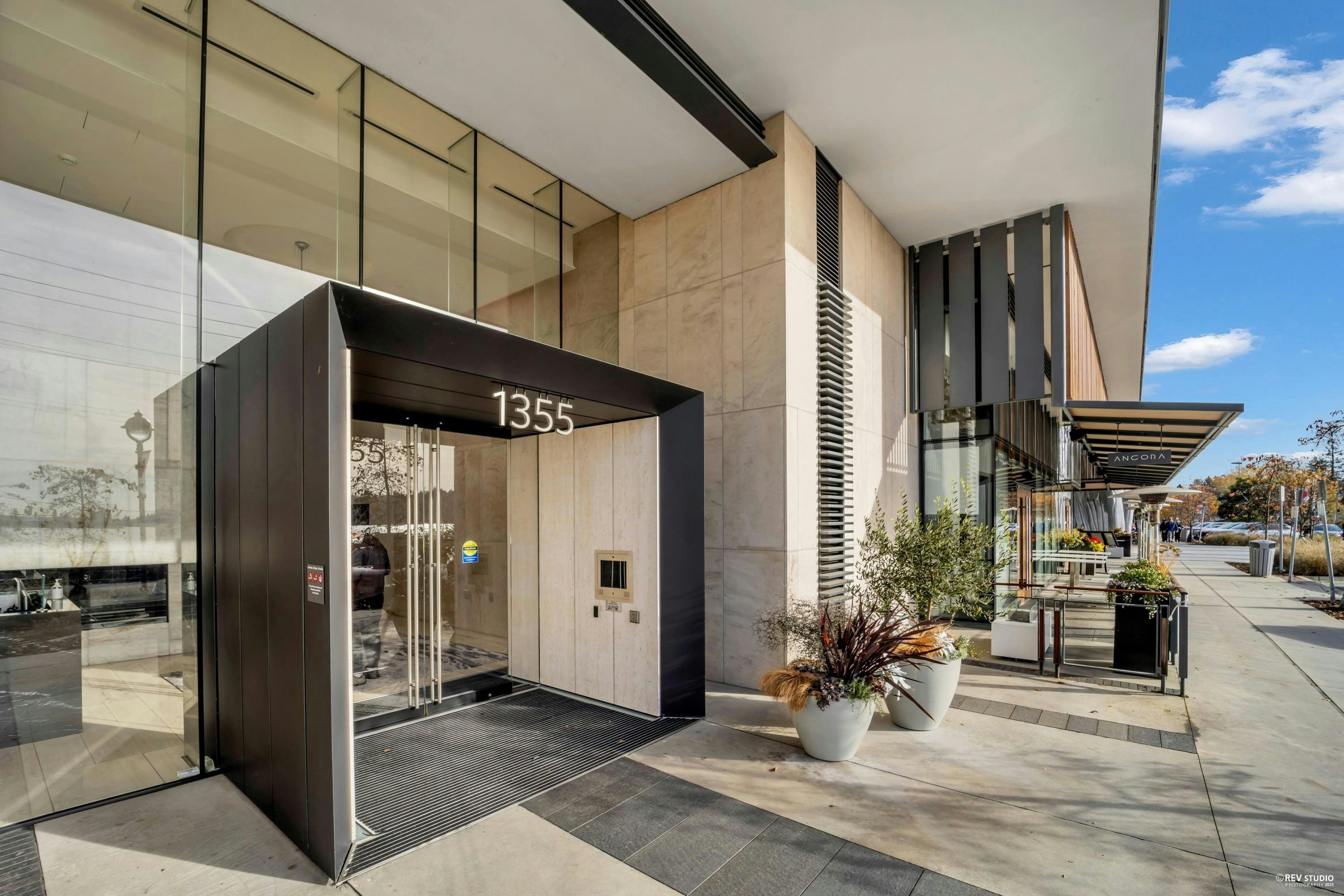 214-1355 Bellevue Avenue - 2