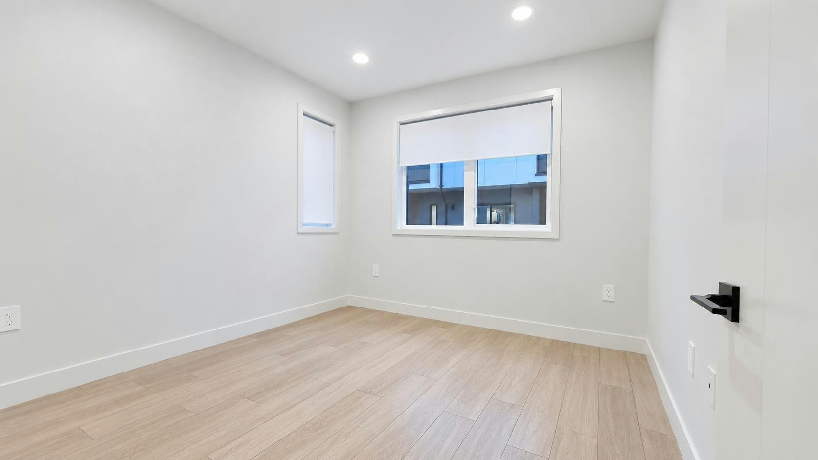 3-8300 No 3 Road, Richmond, BC, V7C 1P2 - 5