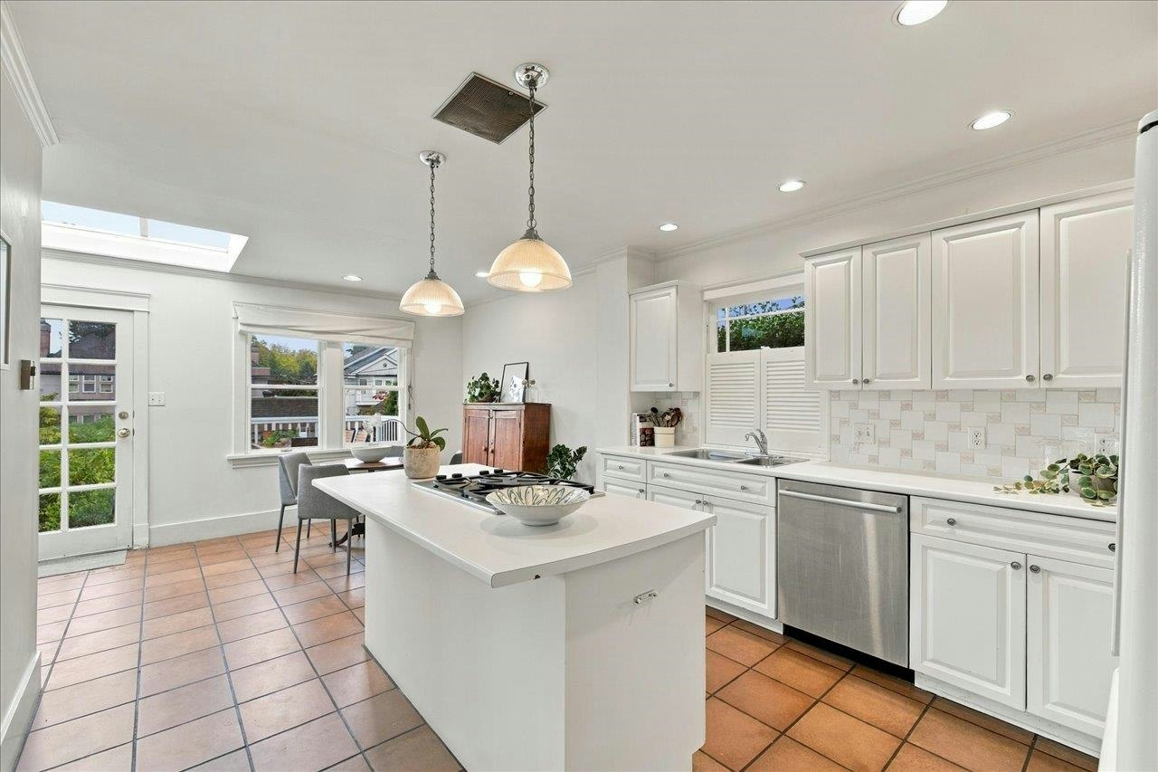 706 W 24th Avenue, Vancouver, BC, V5Z 2B8 - 14