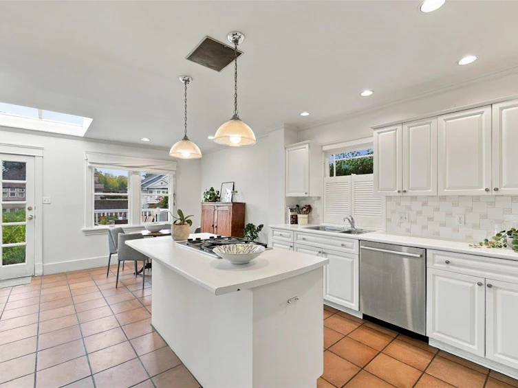 706 W 24th Avenue, Vancouver, BC, V5Z 2B8 - 14