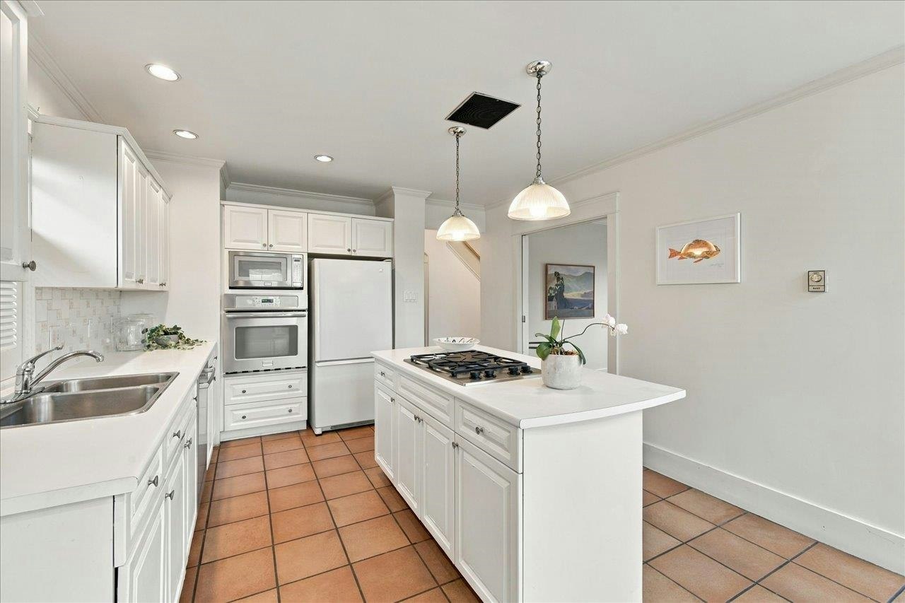 706 W 24th Avenue, Vancouver, BC, V5Z 2B8 - 13
