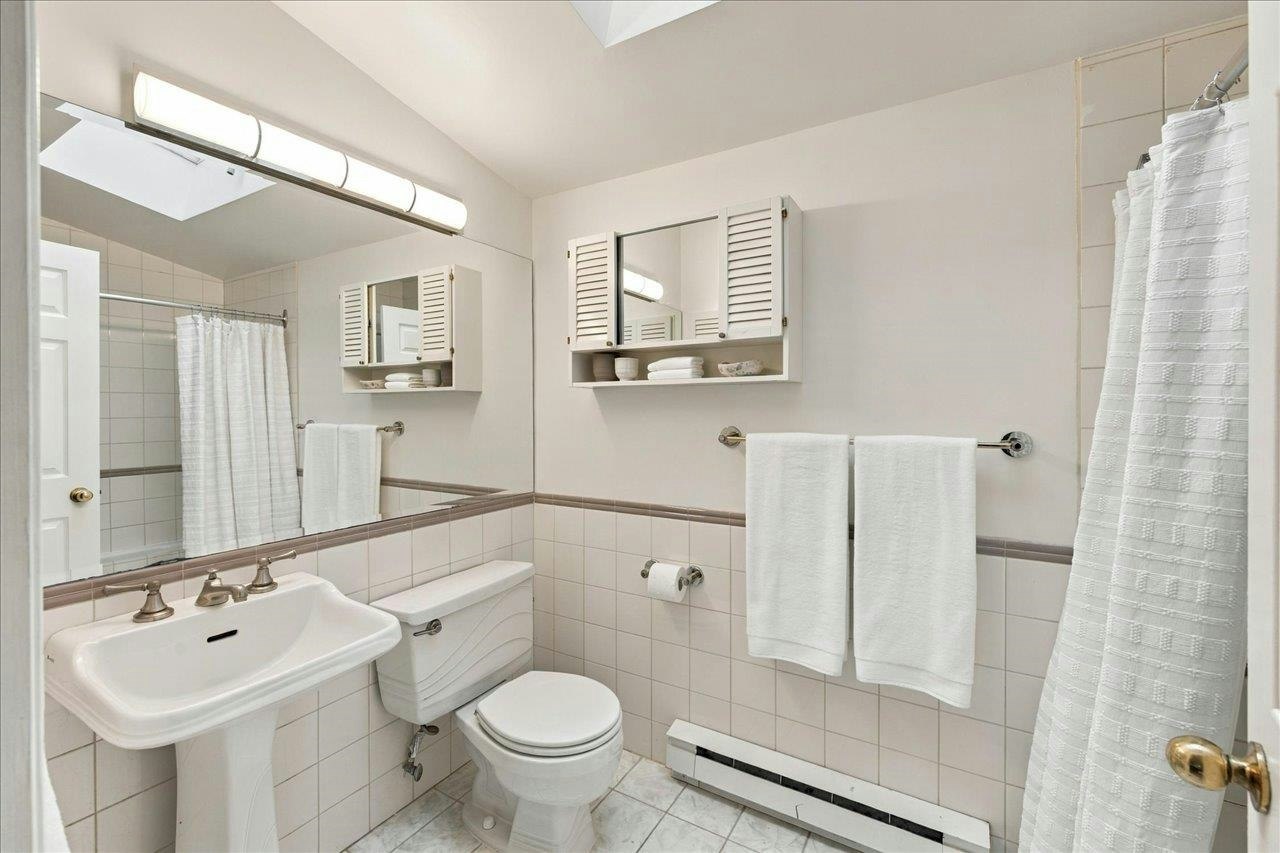 706 W 24th Avenue, Vancouver, BC, V5Z 2B8 - 24