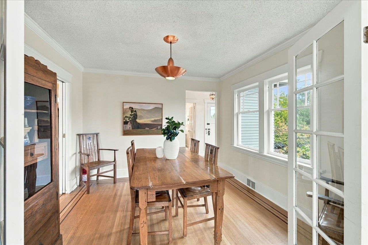 706 W 24th Avenue, Vancouver, BC, V5Z 2B8 - 10