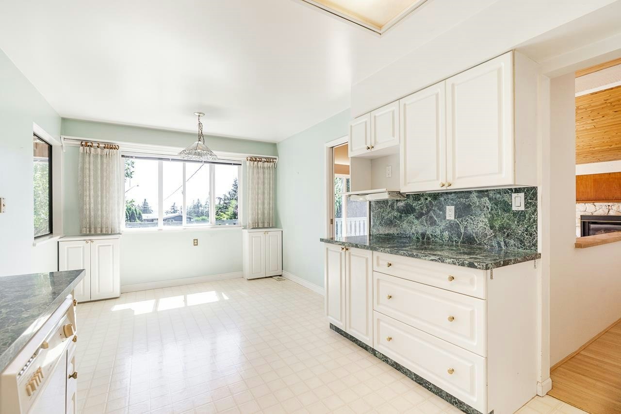 5462 Bakerview Drive, Surrey, BC, V3S 1A5 - 12
