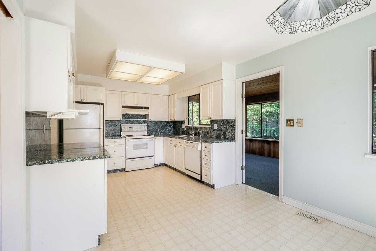 5462 Bakerview Drive, Surrey, BC, V3S 1A5 - 8
