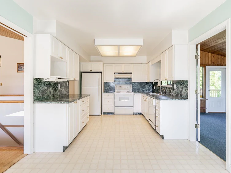 5462 Bakerview Drive, Surrey, BC, V3S 1A5 - 9