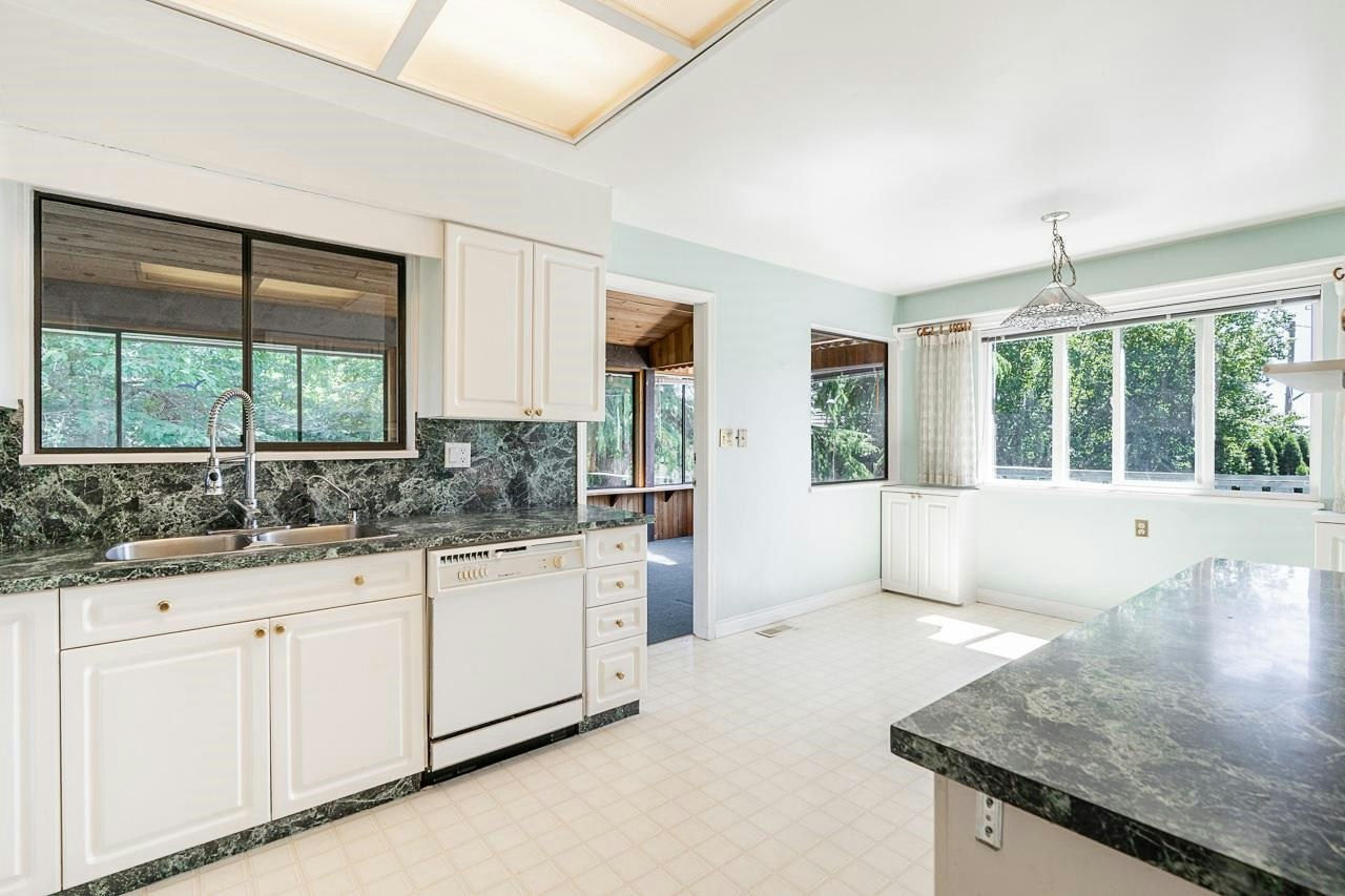 5462 Bakerview Drive, Surrey, BC, V3S 1A5 - 10