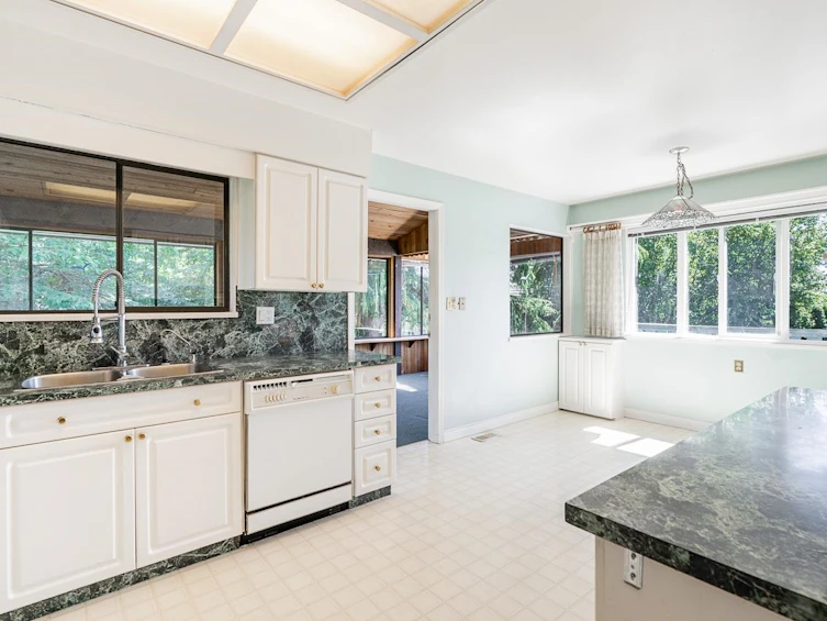 5462 Bakerview Drive, Surrey, BC, V3S 1A5 - 10