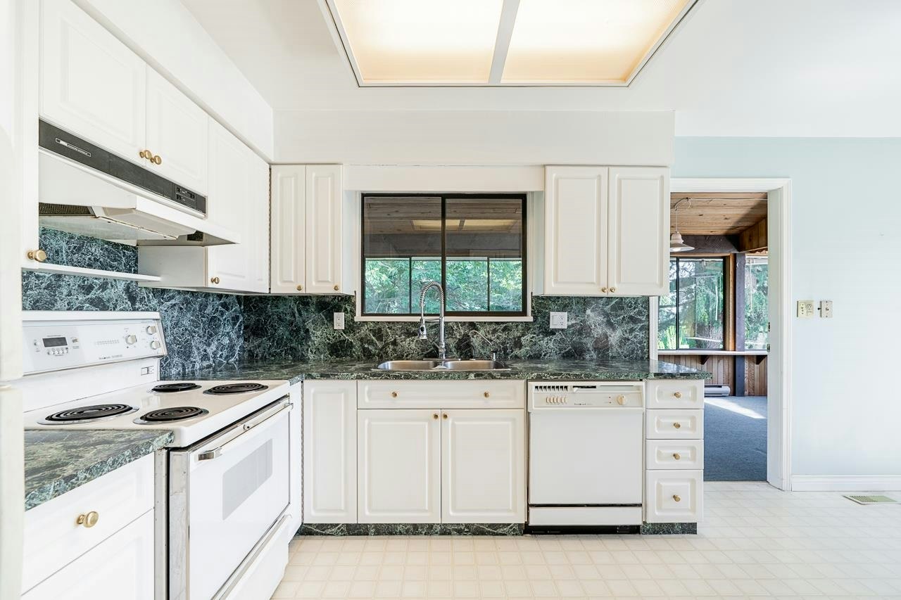 5462 Bakerview Drive, Surrey, BC, V3S 1A5 - 11