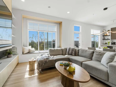 9-3552 Victoria Drive - 4