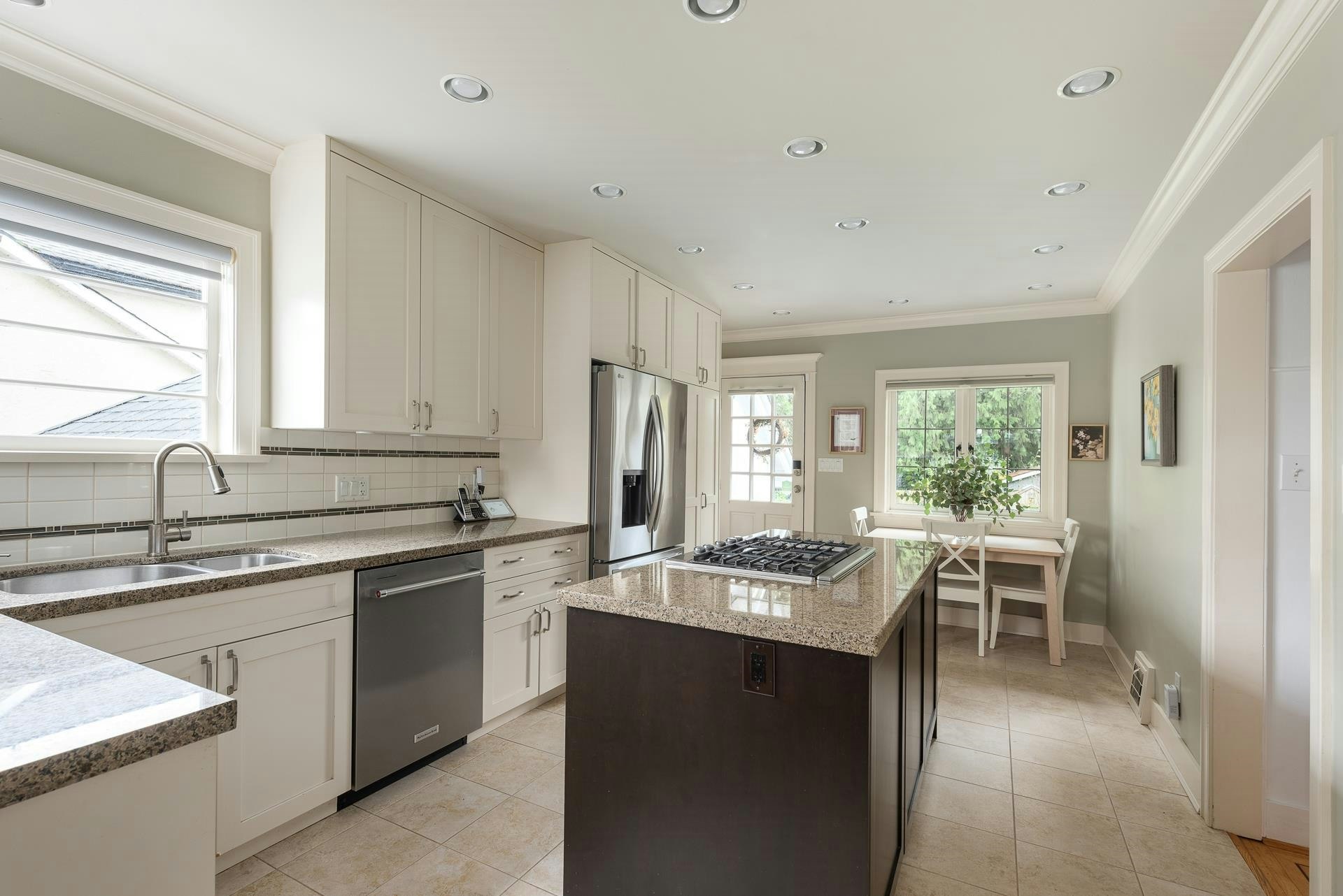 438 Fourth Street, New Westminster, BC, V3L 2V4 - 8
