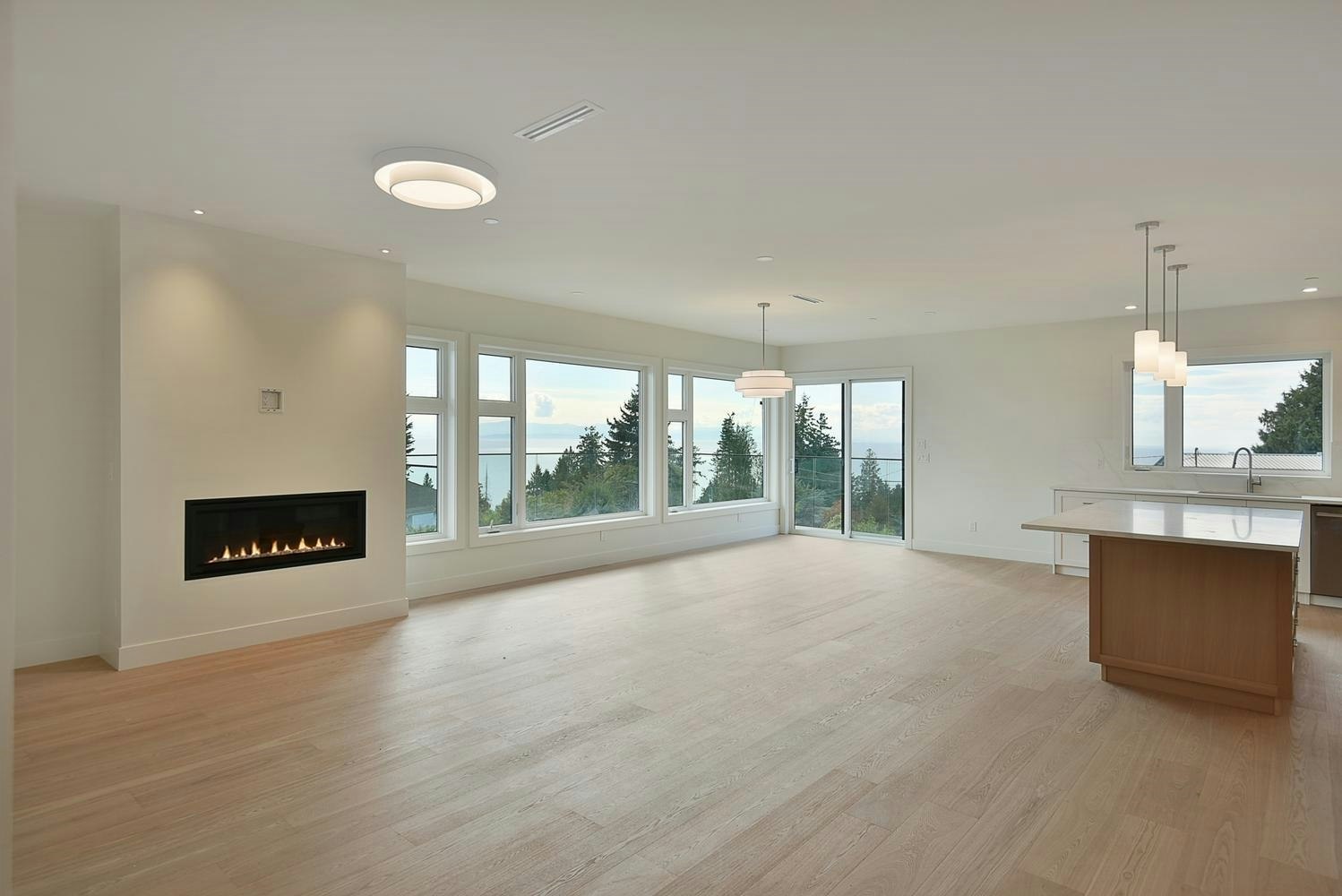 5112 Chapman Road, Sechelt, BC, V7Z 0G4 - 5