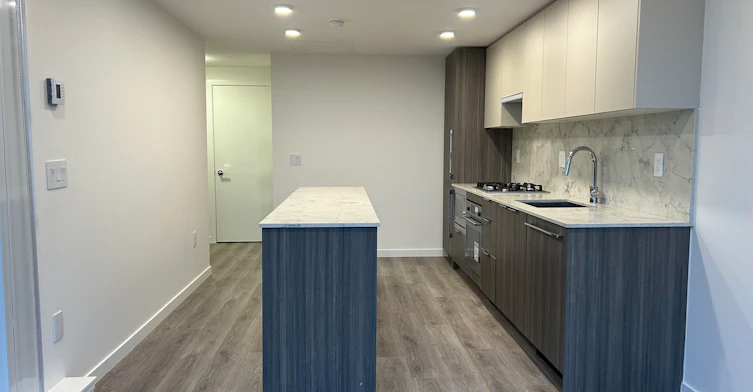 806-10333 133 Street, Surrey, BC, V3T 0V1 - 3