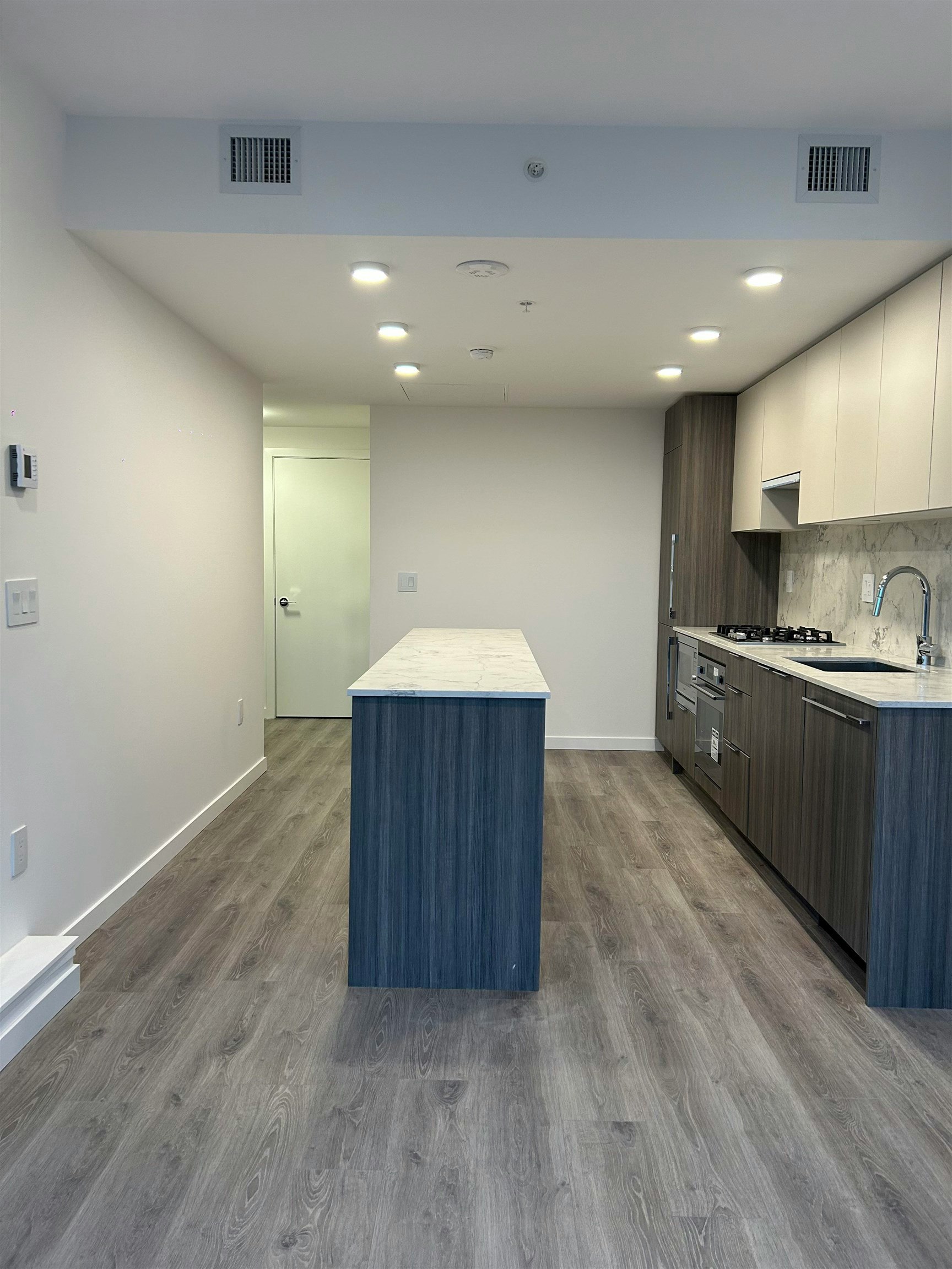 806-10333 133 Street, Surrey, BC, V3T 0V1 - 4