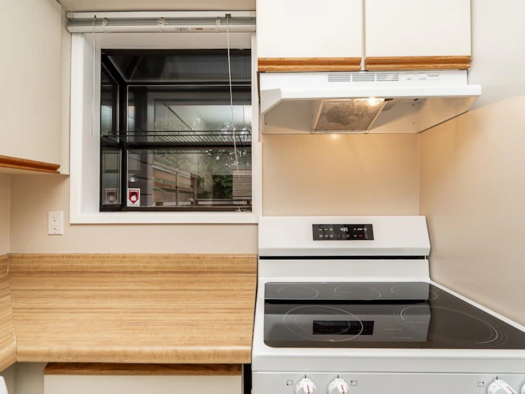 4248 Garden Grove Drive, Burnaby, BC, V5G 4G6 - 10
