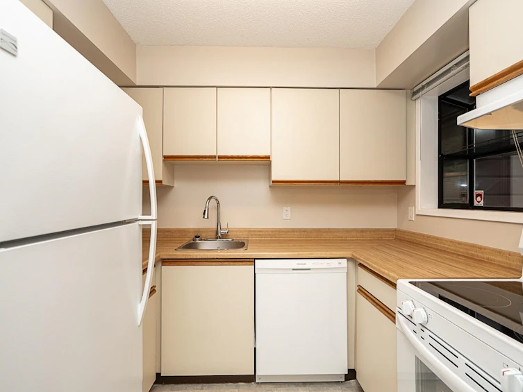 4248 Garden Grove Drive, Burnaby, BC, V5G 4G6 - 9