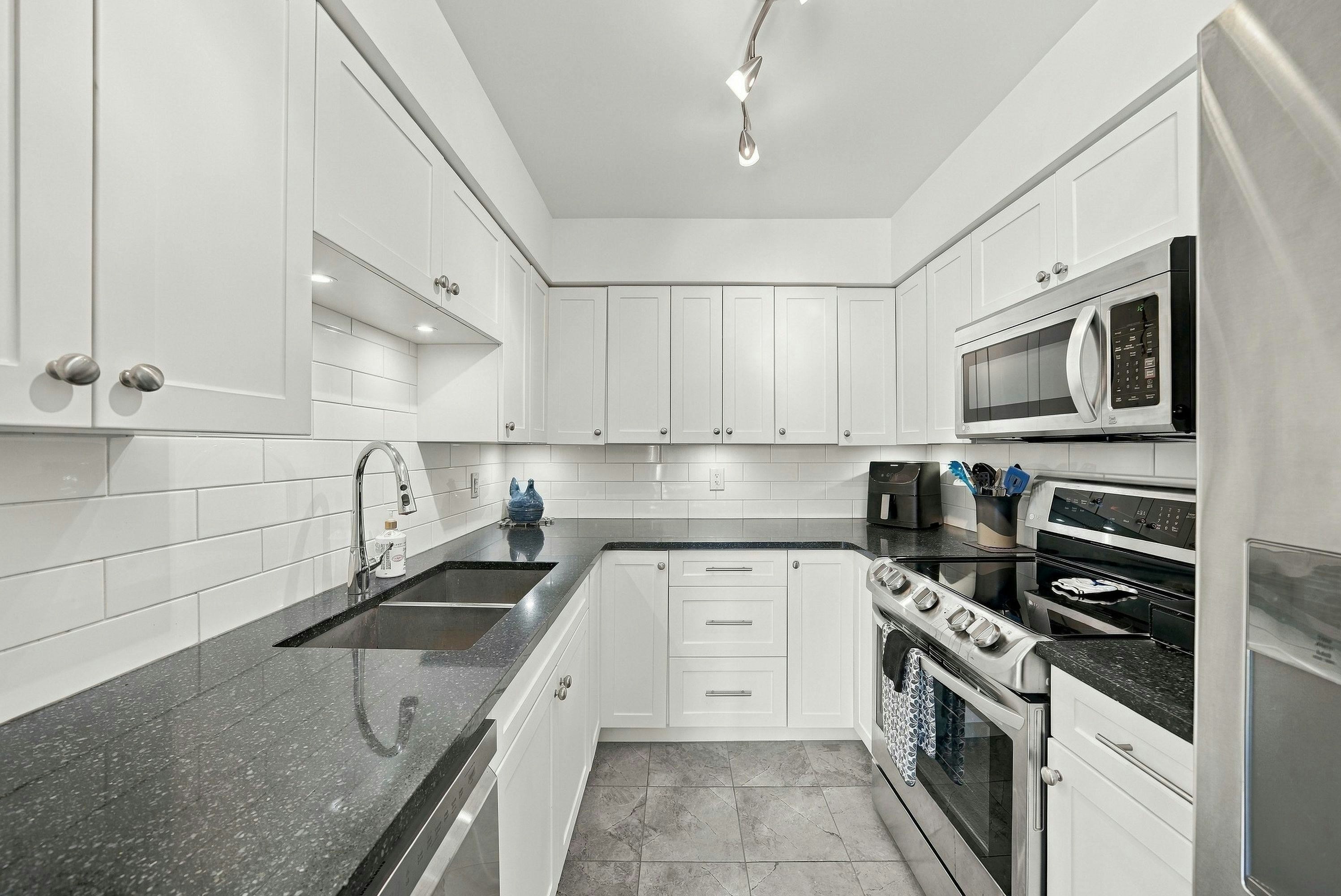 106-14881 Marine Drive, Surrey, BC, V4B 1C2 - 6