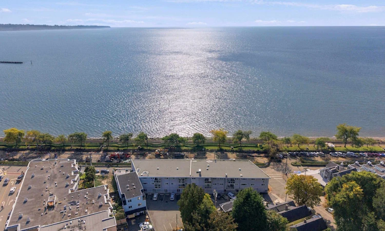 106-14881 Marine Drive
