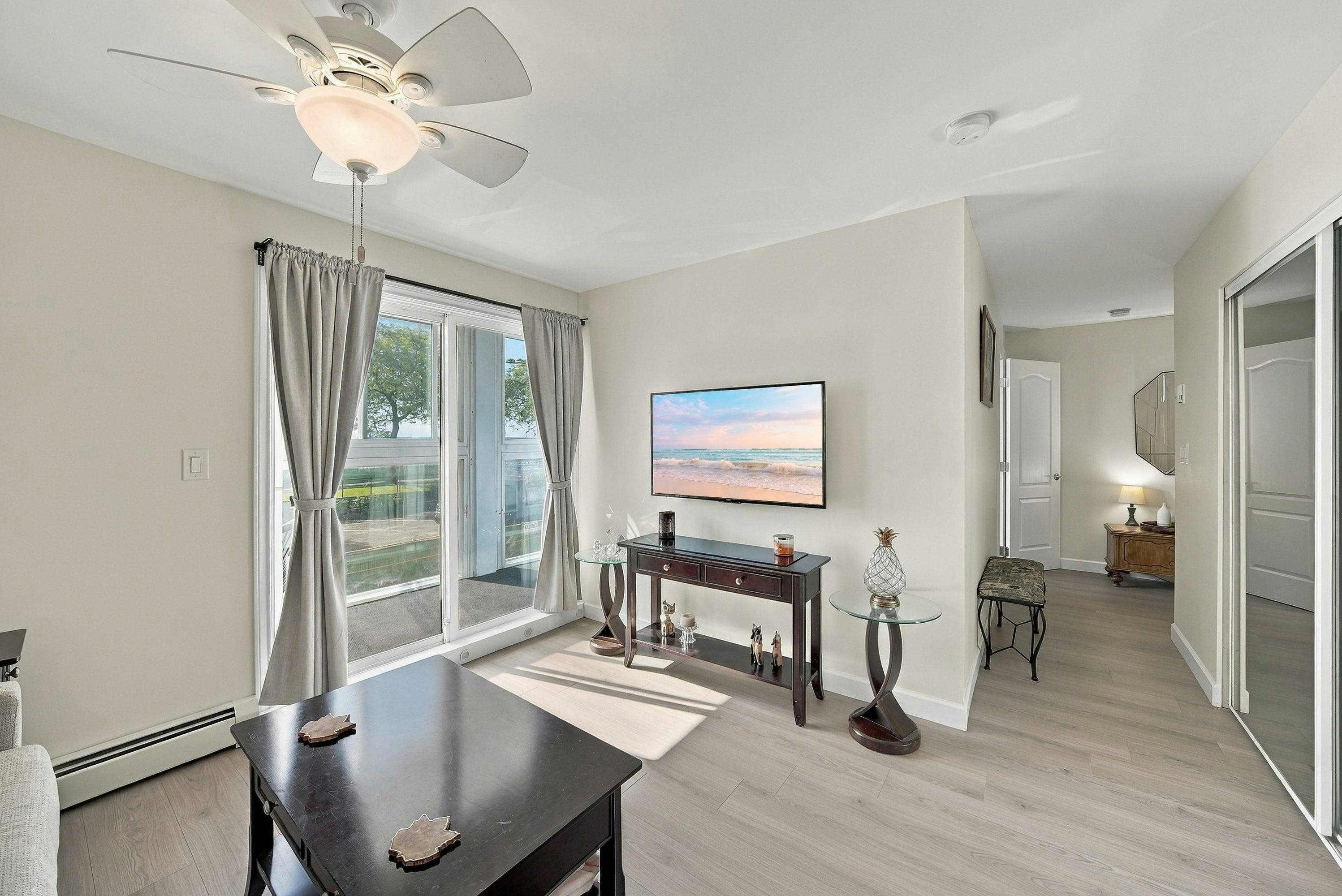 106-14881 Marine Drive - 4