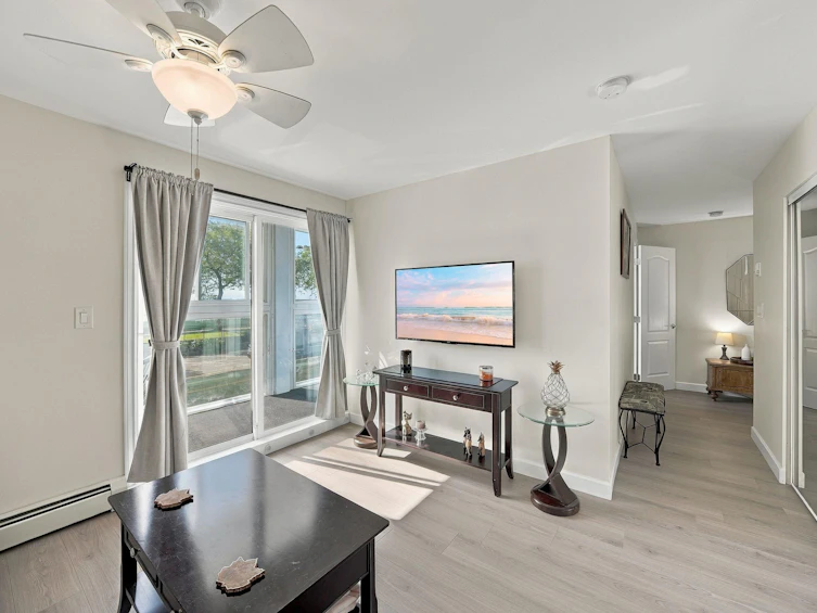 106-14881 Marine Drive, Surrey, BC, V4B 1C2 - 4