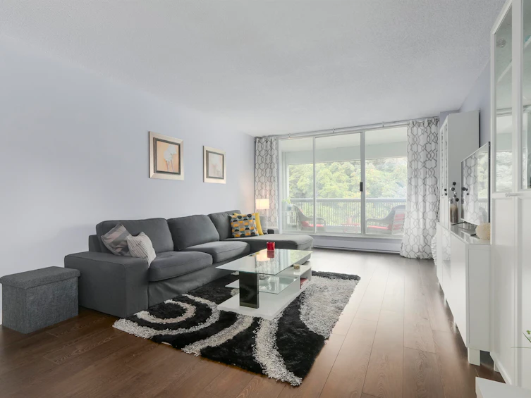 402-550 Eighth Street, New Westminster, BC, V3M 3R9 - 3