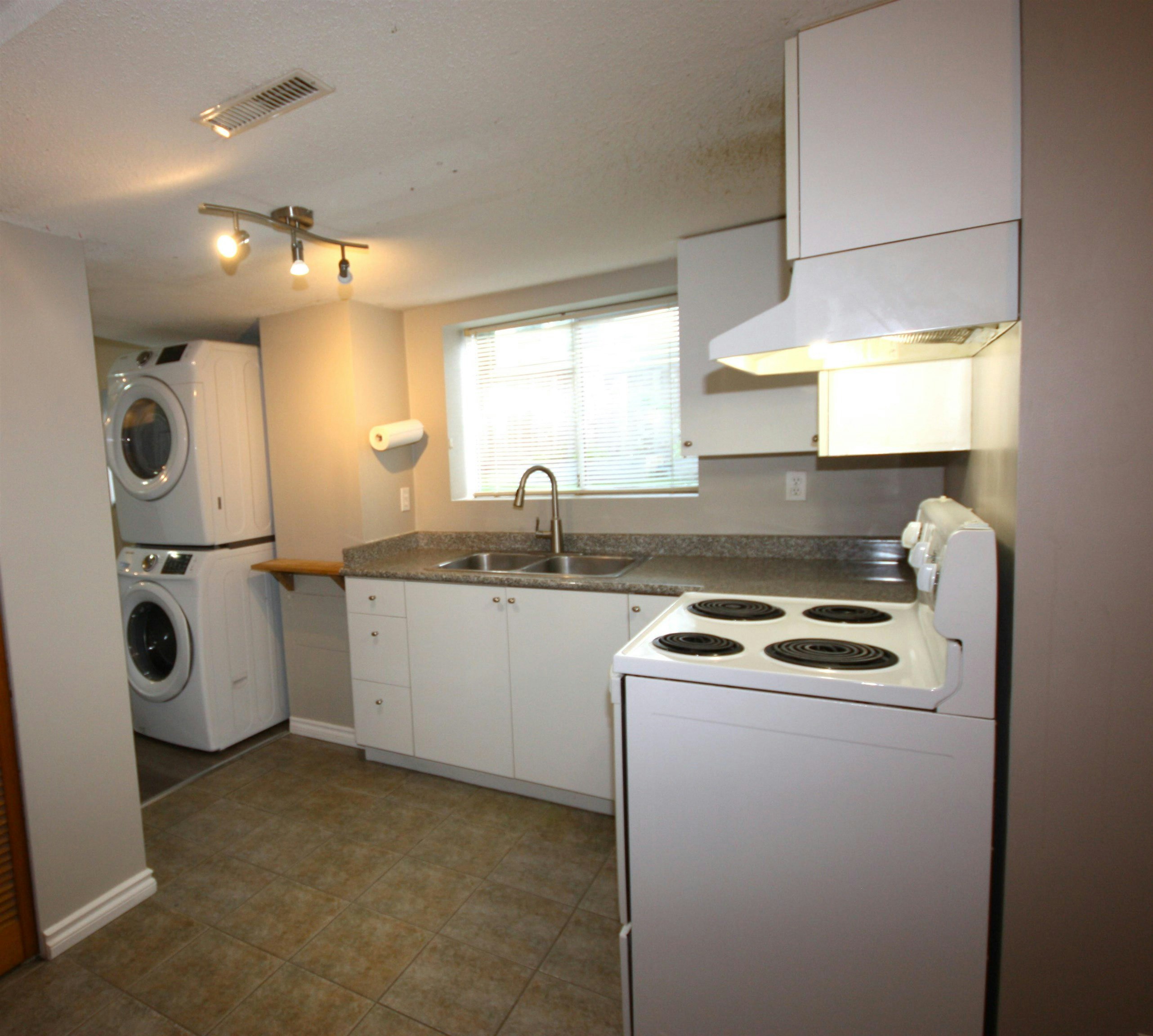 2973 Wembley Drive, North Vancouver, BC, V7J 3B9 - 3