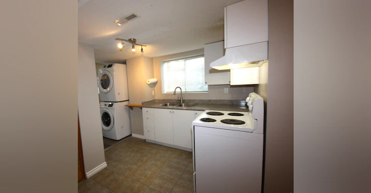 2973 Wembley Drive, North Vancouver, BC, V7J 3B9 - 3