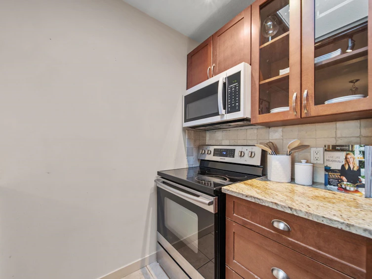 305-526 Thirteenth Street, New Westminster, BC, V3M 4L9 - 11