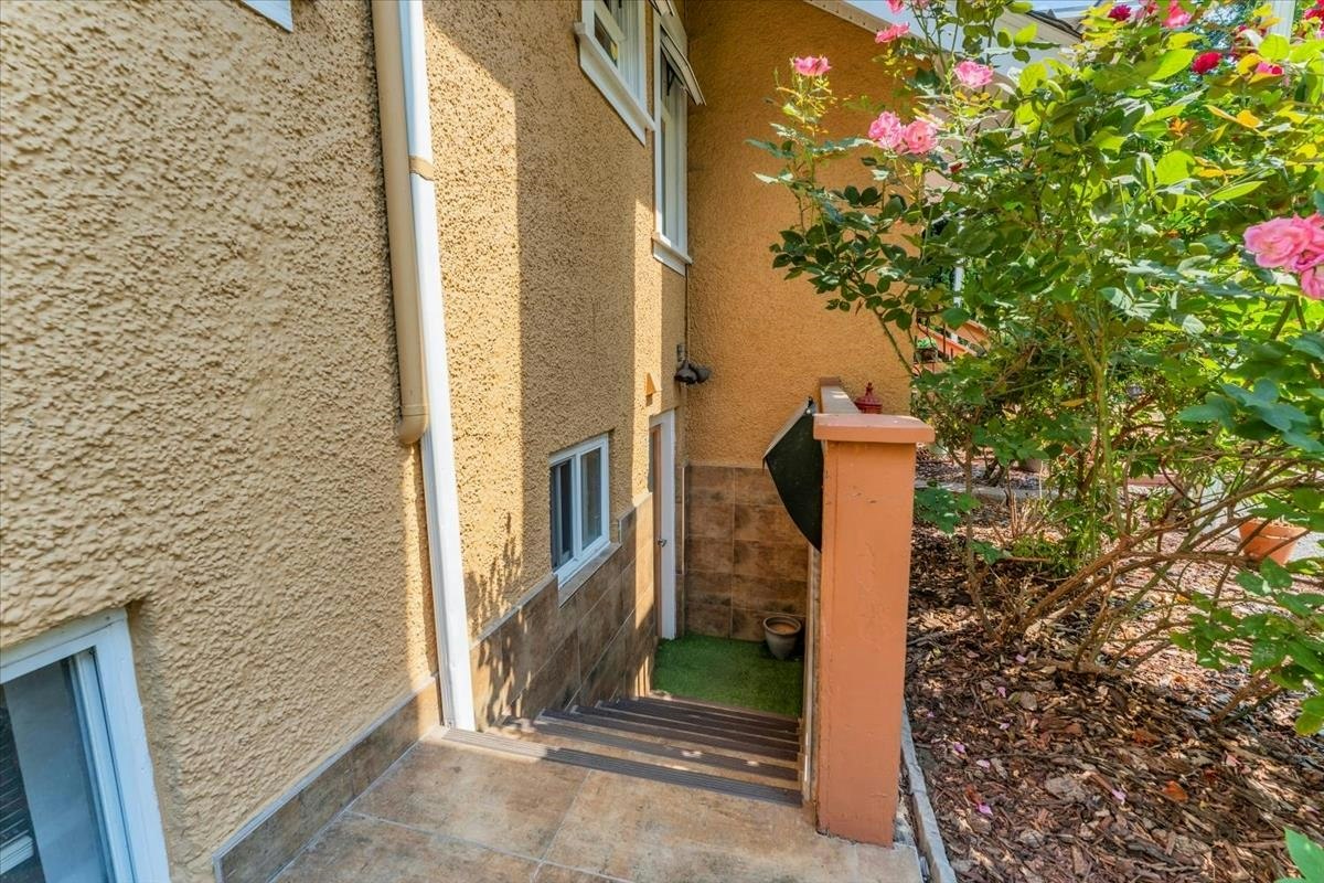 1476 W 33rd Avenue, Vancouver, BC, V6M 1A5 - 2