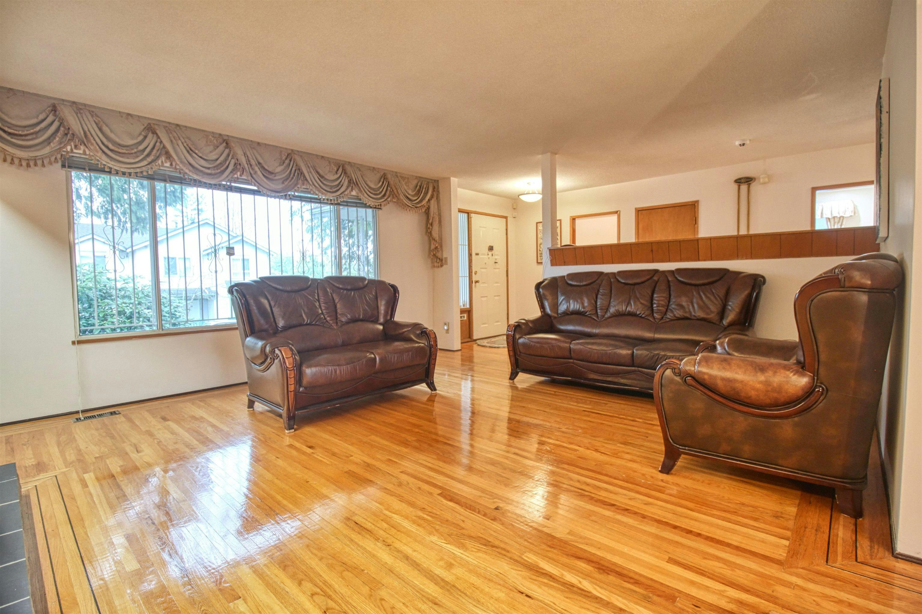 Top-904 E 52nd Avenue, Vancouver, BC, V5X 1H2 - 3