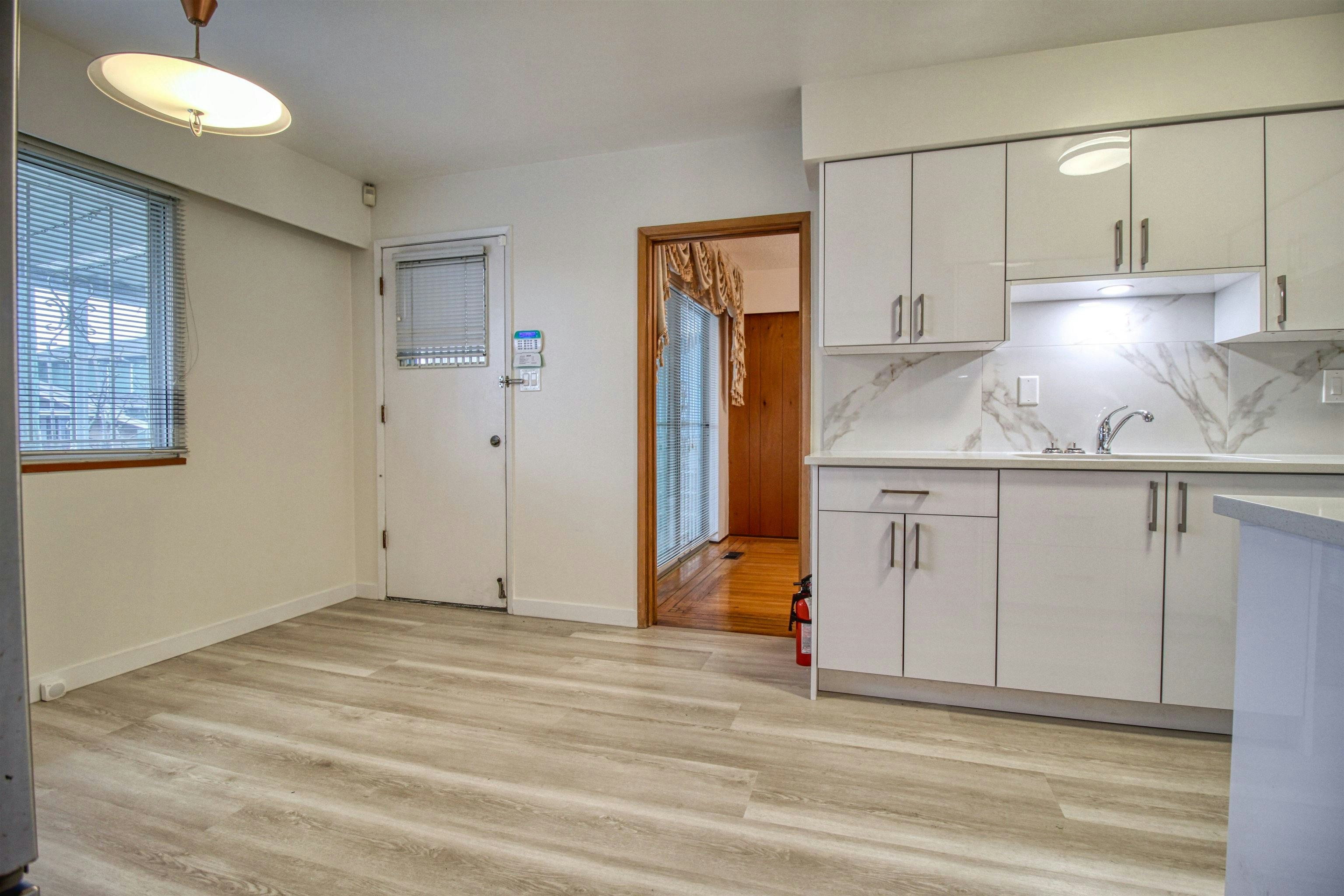 Top-904 E 52nd Avenue, Vancouver, BC, V5X 1H2 - 9