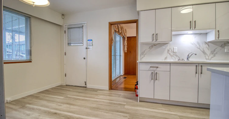 Top-904 E 52nd Avenue, Vancouver, BC, V5X 1H2 - 9