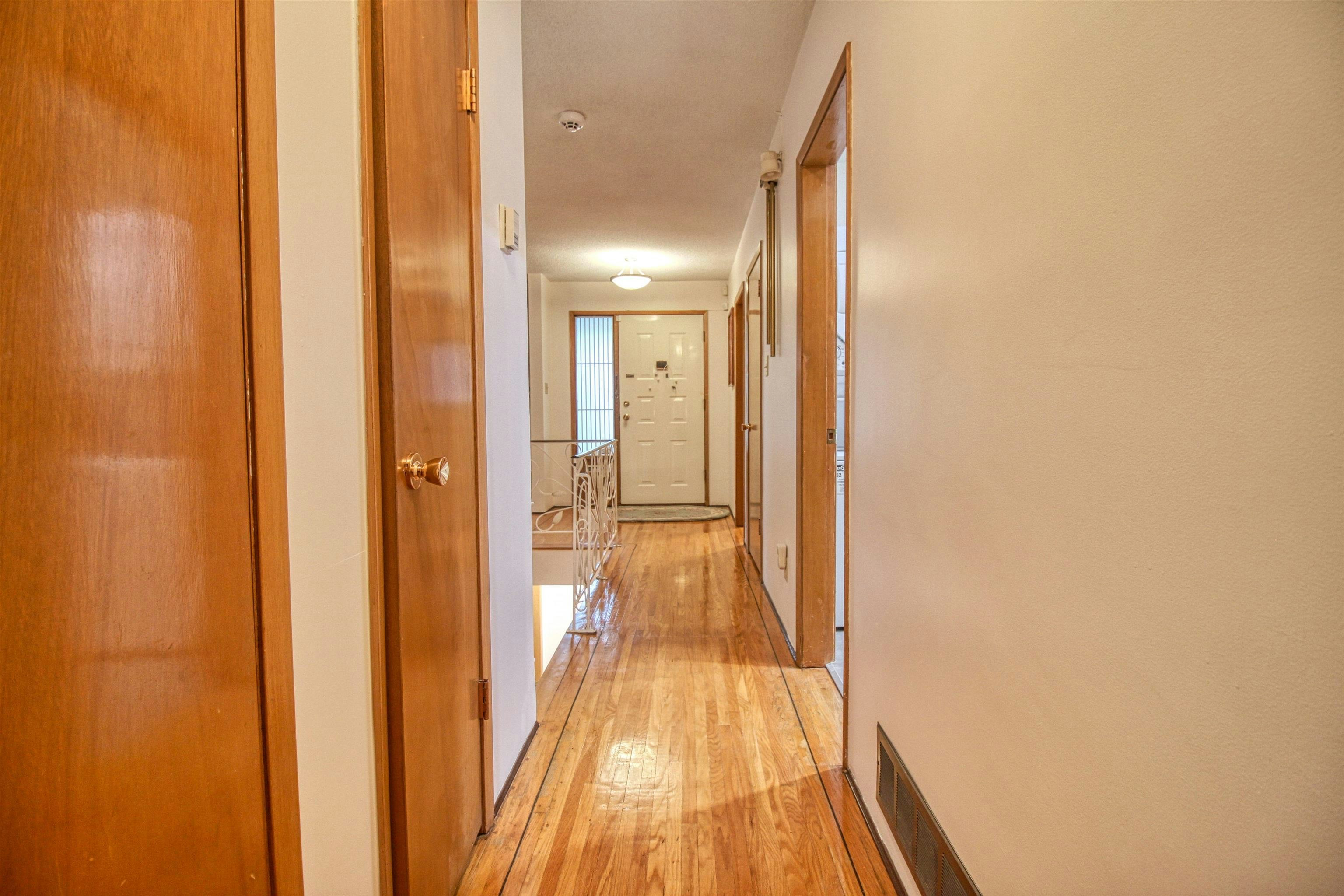 Top-904 E 52nd Avenue, Vancouver, BC, V5X 1H2 - 16