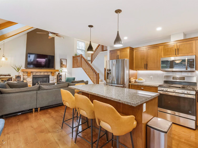 1832 Huckleberry Bend, Cultus Lake, BC, V2R 0E1 - 10