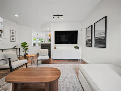 4-2123 Clarke Street - 3