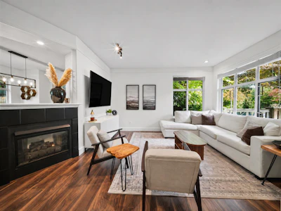 4-2123 Clarke Street - 2