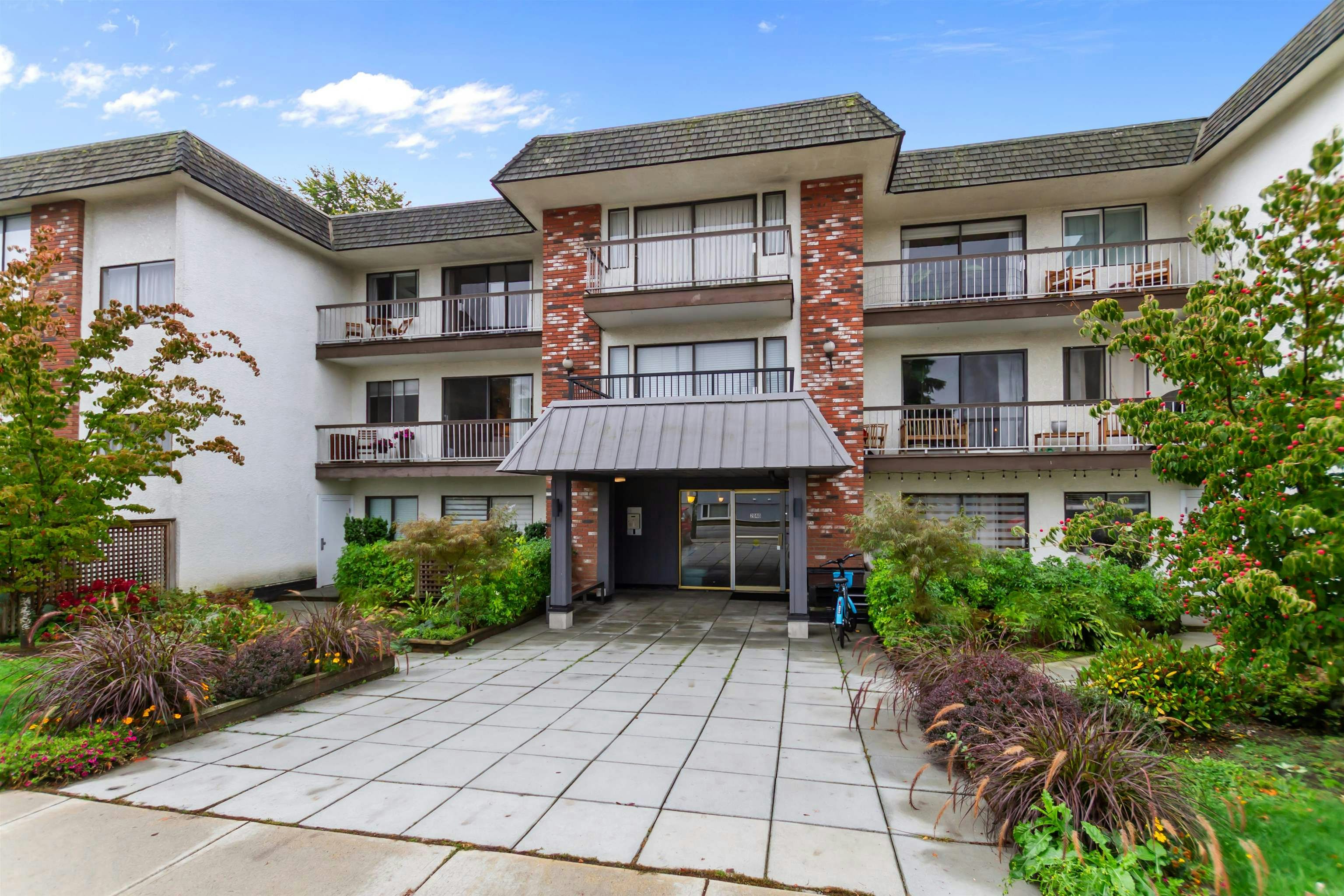 308-2040 Cornwall Avenue, Vancouver, BC, V6J 1E1