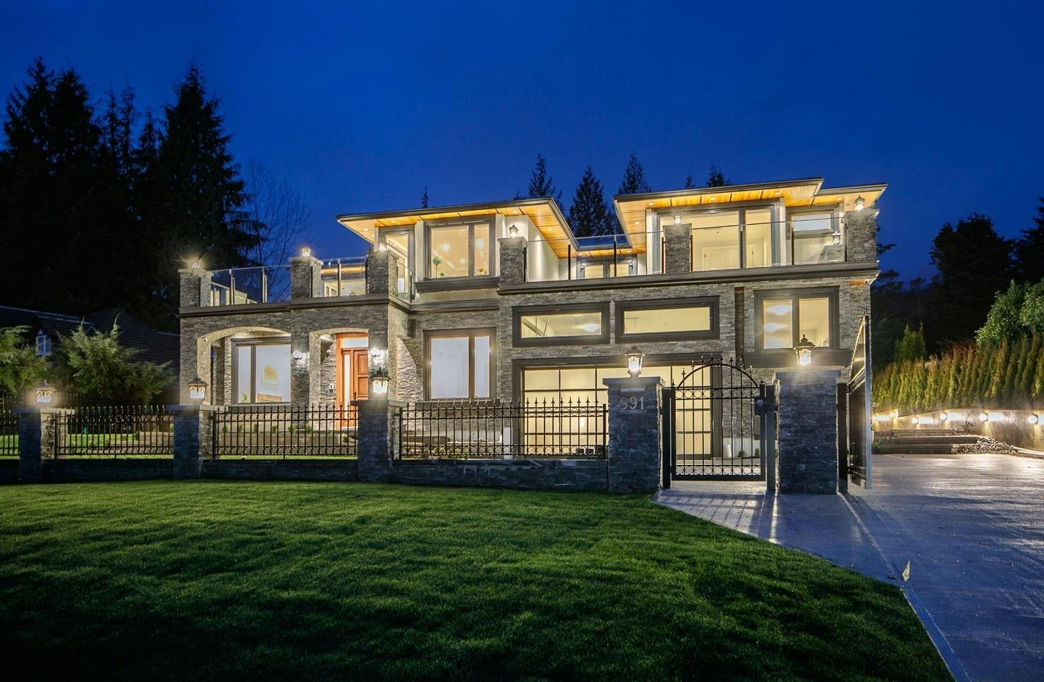 991 Cross Creek Rd, West Vancouver, BC, V7S 2S6