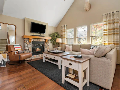 1852 Ravenwood Trail - 2