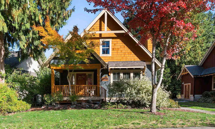 1852 Ravenwood Trail