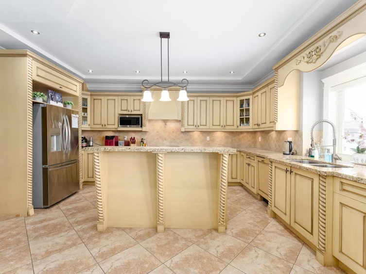 8588 Armstrong Avenue, Burnaby, BC, V3N 2H5 - 8